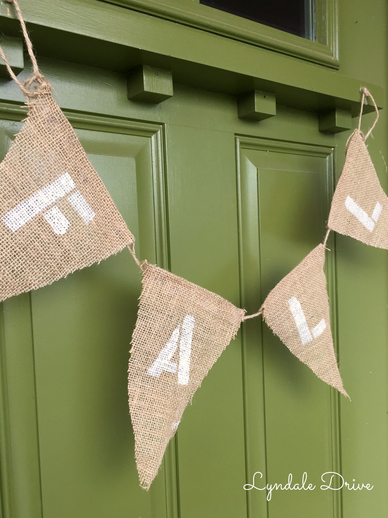 How to Make a Burlap Pennant Banner for Fall