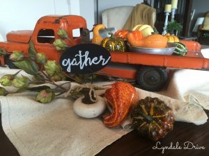 decorating-a-fall-table