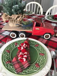vintage-holiday-tablescape