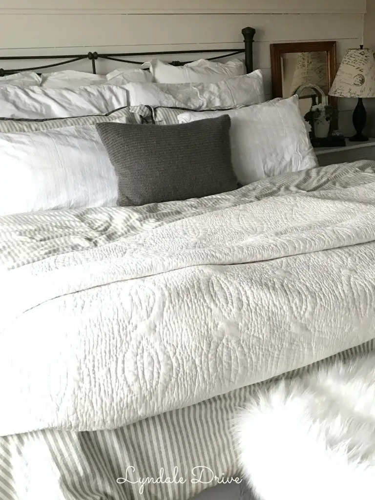 how-to-keep-white-sheets-white